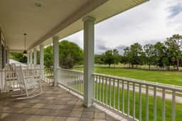 Southern Plantation Oasis - Image 3