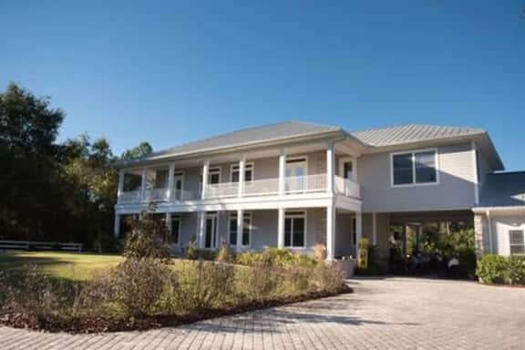 Southern Plantation Oasis - Image 2